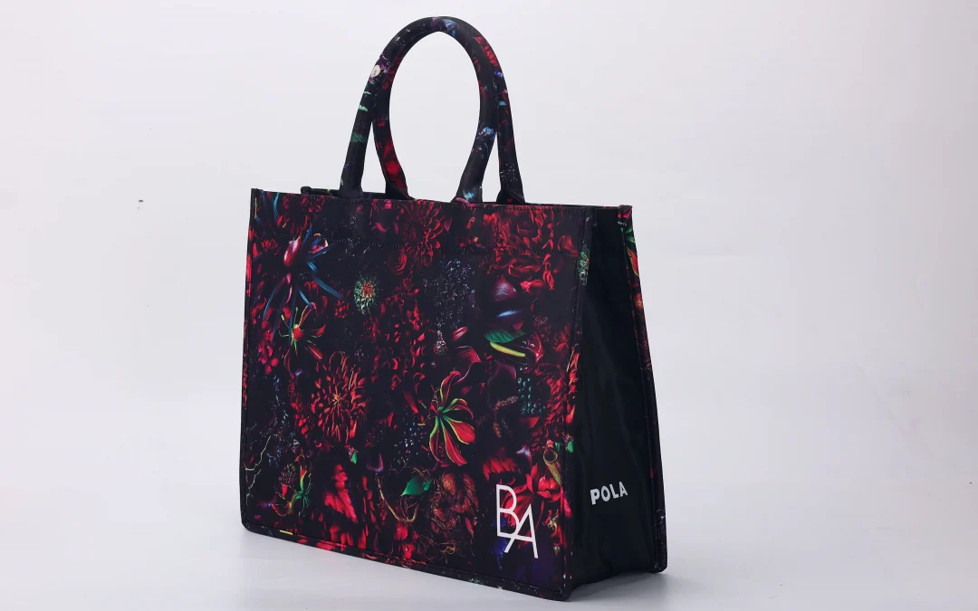 Ladies Tote Bag Bags are creative solutions for plastic pollution